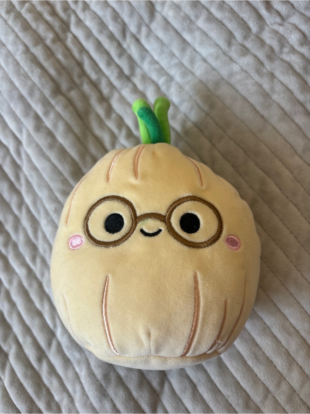 Squishmallows Isolde the Onion Plush with Glasses Green Sprout
